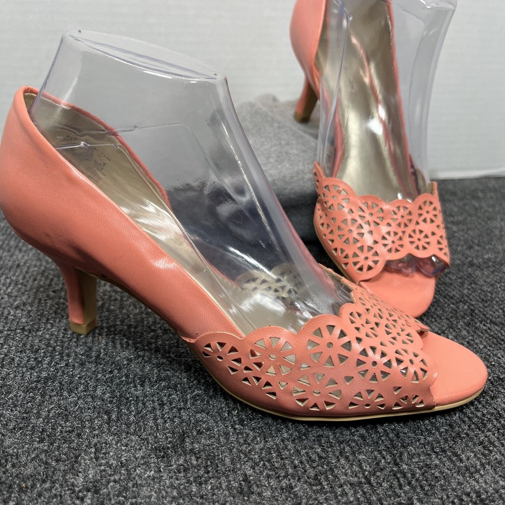 BANDOLINO Heels Women Size 7.5 M Coral Peach Lattice Vintage Open Toe Coastal